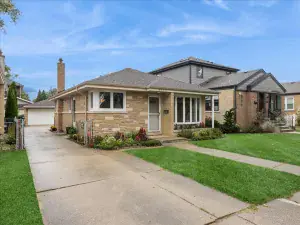 949 Millcreek Circle Elgin IL 60123 MLS #MRD12500693 56 broker reciprocity