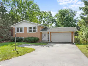 8020 Barrymore Drive Darien IL 60561 MLS #MRD12406957 56 broker reciprocity