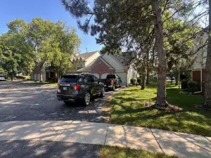 125 CLEVELAND Court #M2 Schaumburg IL 60193 MLS #MRD12451844 48 broker reciprocity