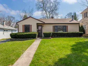 3811 N Park Street Westmont IL 60559 MLS #MRD12437153 64 broker reciprocity