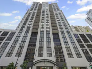 360 E Randolph Street #807 Chicago IL 60601 MLS #MRD12500150 48 broker reciprocity