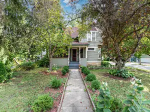 536 E 155th Street Phoenix IL 60426 MLS #MRD12393253 52 broker reciprocity