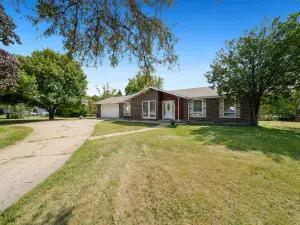 2055 Downey Road Homewood IL 60430 MLS #MRD12351512 58 broker reciprocity