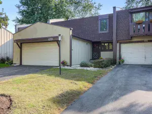 3811 N Park Street Westmont IL 60559 MLS #MRD12437153 58 broker reciprocity