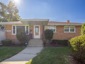 17317 Roy Street Lansing IL 60438 MLS #MRD12399812 54 broker reciprocity