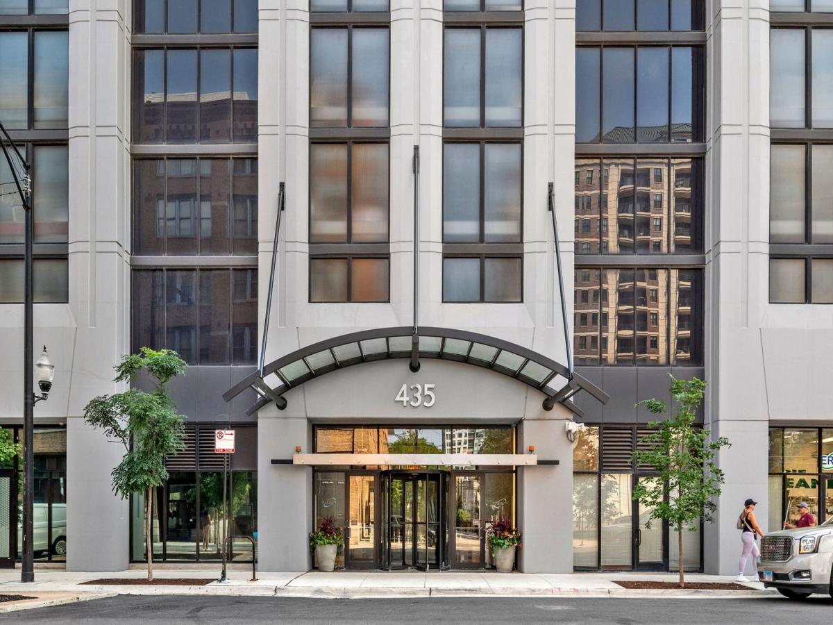 435 W Erie Street #1102 Chicago IL 60654 MLS #MRD12469572 45 MLS #MRD12469572 image #0