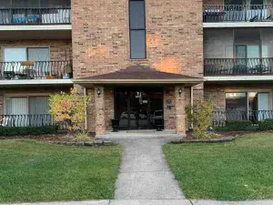 14969 S willowcrest Drive #17 Midlothian IL 60445 MLS #MRD12500465 62 broker reciprocity