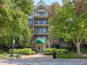 751 S DWYER Avenue #F Arlington Heights IL 60005 MLS #MRD12470946 46 broker reciprocity