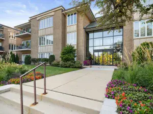 1618 Astor Avenue Oakbrook Terrace IL 60181 MLS #MRD12494901 56 broker reciprocity