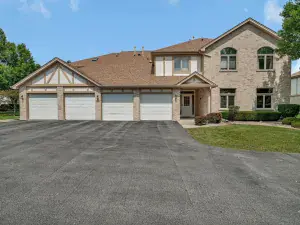 9146 Grand Avenue #1SE Franklin Park IL 60131 MLS #MRD12459572 60 broker reciprocity