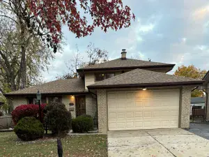 17132 Walter Street Lansing IL 60438 MLS #MRD12503645 64 broker reciprocity