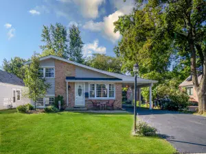 1342 OAK RIDGE Lane Montgomery IL 60538 MLS #MRD12454923 56 broker reciprocity