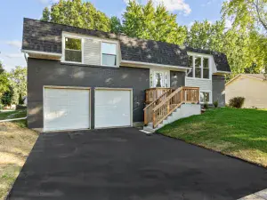 1611 BENZIE Circle Romeoville IL 60446 MLS #MRD12464378 54 broker reciprocity