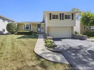 2827 N 77th Court Elmwood Park IL 60707 MLS #MRD12500279 56 broker reciprocity