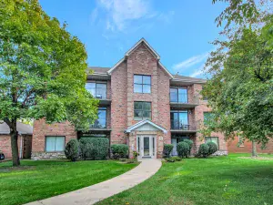 8556 W 102nd Terrace #5-315 Palos Hills IL 60465 MLS #MRD12493615 46 broker reciprocity