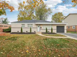 3720 W 82nd Street Chicago IL 60652 MLS #MRD12498303 50 broker reciprocity