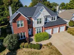 9 Willowbend Court Bloomington IL 61705 MLS #MRD12470927 64 broker reciprocity