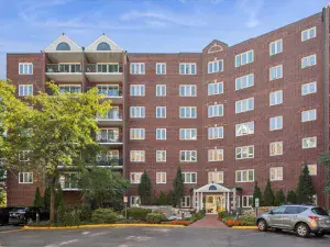 832 W Gunnison Street #3N Chicago IL 60640 MLS #MRD12496692 60 broker reciprocity