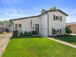 2751 Pauline Avenue Glenview IL 60025 MLS #MRD12453379 62 broker reciprocity
