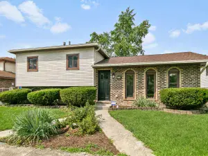 313 N Park Drive Glenwood IL 60425 MLS #MRD12491159 56 broker reciprocity
