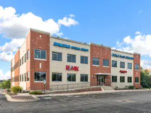 32 N Broadway Avenue Aurora IL 60505 MLS #MRD12372044 52 broker reciprocity