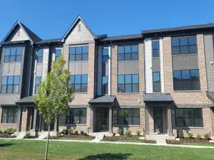 2700 SUMMIT Drive #312 Glenview IL 60025 MLS #MRD12485038 50 broker reciprocity