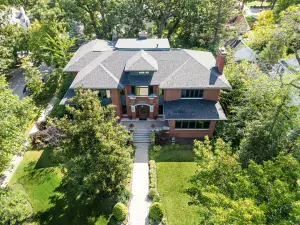 8120 Woodside Lane Burr Ridge IL 60527 MLS #MRD12415208 60 broker reciprocity