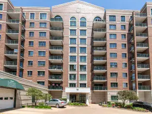 1223 E 52nd Street #1 Chicago IL 60615 MLS #MRD12458485 100 broker reciprocity