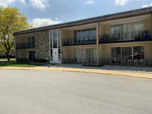 20124 Oak Lane #- Lynwood IL 60411 MLS #MRD12432567 104 broker reciprocity