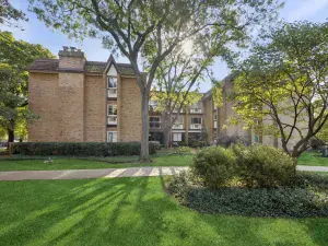 521 73rd Street #105 Downers Grove IL 60516 MLS #MRD12489486 100 broker reciprocity