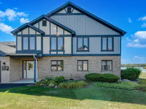 2300 Windsor Mall Court #1F Park Ridge IL 60068 MLS #MRD12489266 30 broker reciprocity