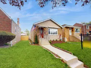 9041 S East End Avenue Chicago IL 60617 MLS #MRD12473950 62 broker reciprocity