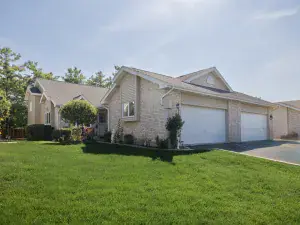 14830 Karlov Avenue Midlothian IL 60445 MLS #MRD12442393 56 broker reciprocity
