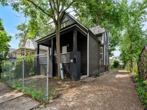 3735 W 83rd Street Chicago IL 60652 MLS #MRD12364255 62 broker reciprocity
