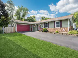 1561 Cumberland Parkway Algonquin IL 60102 MLS #MRD12498844 50 broker reciprocity