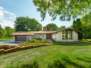 532 Nunda Trail Crystal Lake IL 60012 MLS #MRD12370210 60 broker reciprocity