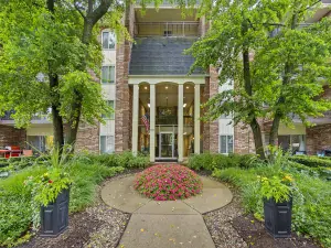521 73rd Street #105 Downers Grove IL 60516 MLS #MRD12489486 88 broker reciprocity