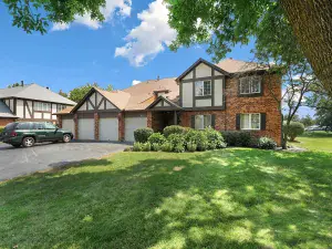 7715 SUSSEX CREEK Drive #1D Darien IL 60561 MLS #MRD12477904 56 broker reciprocity
