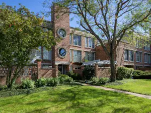7000 Sussex Court #204 Woodridge IL 60517 MLS #MRD12455751 52 broker reciprocity