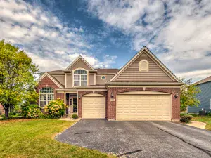 523 W Downer Place Aurora IL 60506 MLS #MRD12457057 62 broker reciprocity