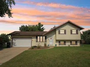 335 N WOLF Road Northlake IL 60164 MLS #MRD12484142 56 broker reciprocity