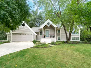 1000 Sandalwood Lane Crystal Lake IL 60014 MLS #MRD12503179 48 broker reciprocity