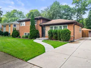 7748 Lincoln Avenue Skokie IL 60077 MLS #MRD12496547 54 broker reciprocity