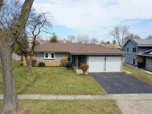 1060 Warwick Lane Elk Grove Village IL 60007 MLS #MRD12430935 46 broker reciprocity
