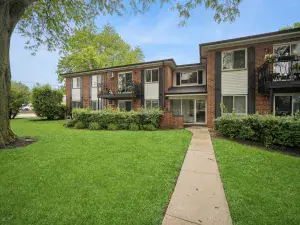 1119 E Algonquin Road #7 Arlington Heights IL 60005 MLS #MRD12497703 58 broker reciprocity