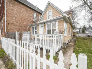 3039 W Flournoy Street Chicago IL 60612 MLS #MRD12459294 62 broker reciprocity