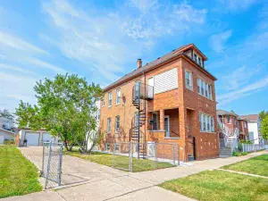 101 N 23 Avenue Melrose Park IL 60160 MLS #MRD12443661 16 broker reciprocity