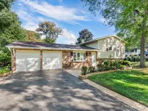7412 Grandview Court Carpentersville IL 60110 MLS #MRD12428627 64 broker reciprocity