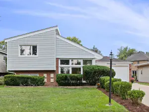 7519 W Argyle Street Harwood Heights IL 60706 MLS #MRD12454260 106 broker reciprocity