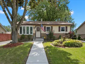 6359 W 63rd Place Chicago IL 60638 MLS #MRD12486886 64 broker reciprocity